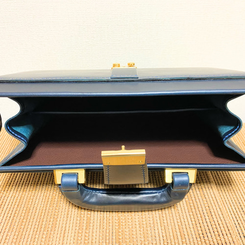 ホ*ジ様 ダレスバッグ　ブッテーロ本革　ネイビー　総手縫い ダレスハンドバッグ ブッテーロ ネイビー ハンドバッグ Bonin