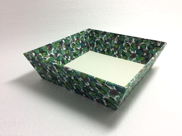 リバティ正方形トレイ(ウィンターベリーG) 1枚目の画像
