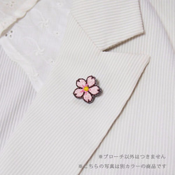 桜のブローチ（ホワイト） 3枚目の画像