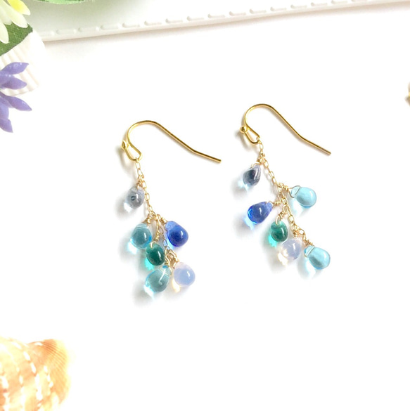 No.200 チェコビーズ グリーンのグラデーションピアス ハンドメイド