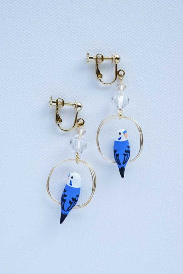 施華洛世奇（Swarovski）環騎虎皮鸚鵡（藍色）耳環 第10張的照片
