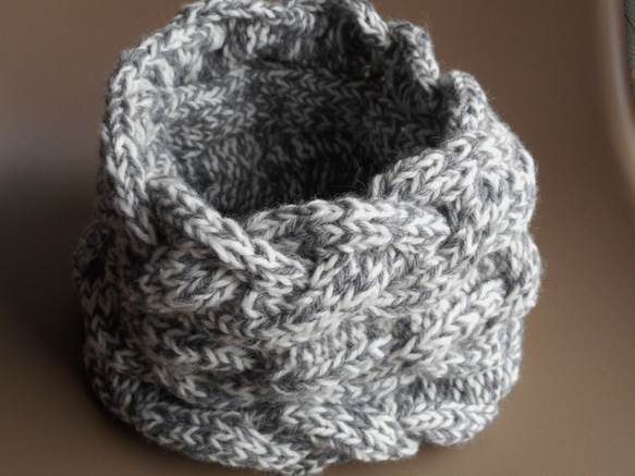 cables cowl/mixed gray and white 第2張的照片