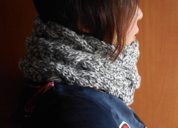 cables cowl/mixed gray and white 第4張的照片