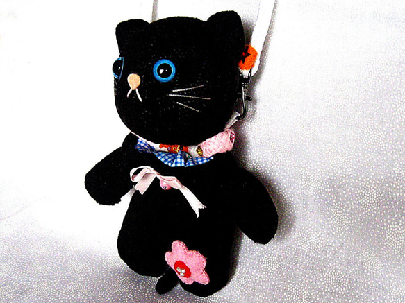 ちょっぴり小顔の黒ネコちゃんキッズポシェット(=^・^=) 2枚目の画像