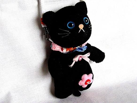 ちょっぴり小顔の黒ネコちゃんキッズポシェット(=^・^=) 3枚目の画像
