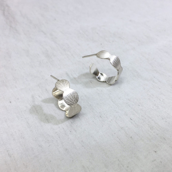 シルバーアクセサリー「リーフピアス-silver」 1枚目の画像